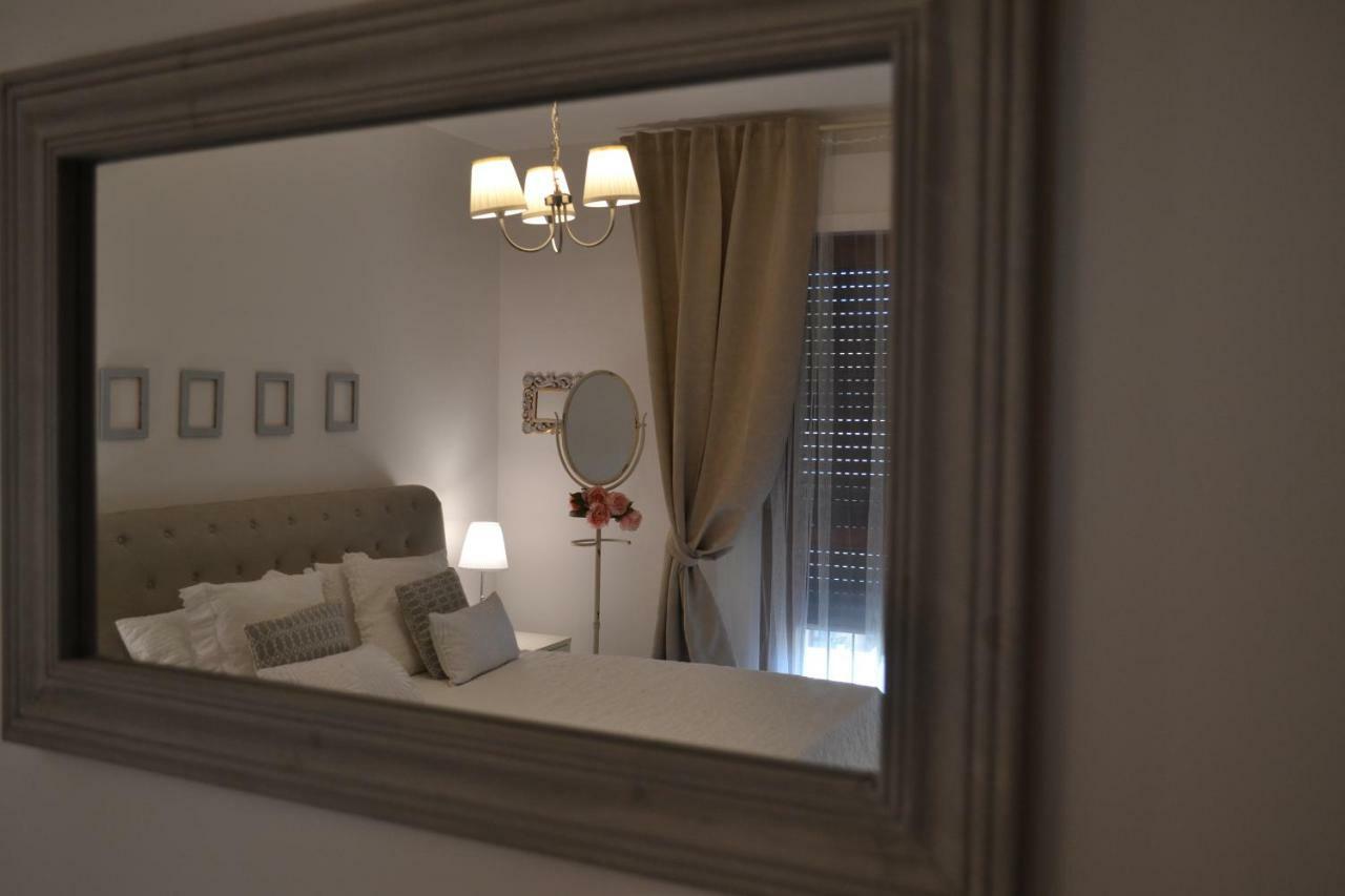 Airport & Fair Suite Apartments Fiumicino Exteriör bild