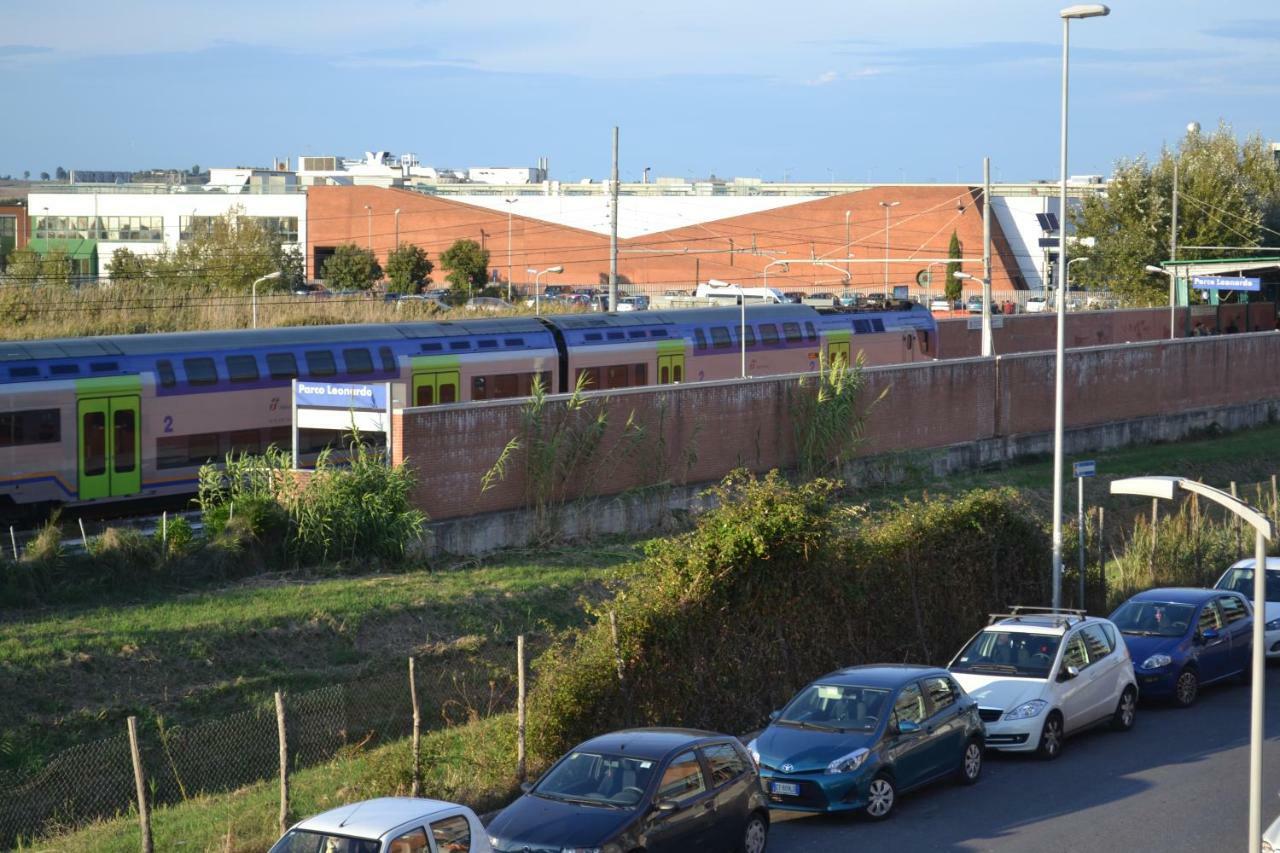 Airport & Fair Suite Apartments Fiumicino Exteriör bild