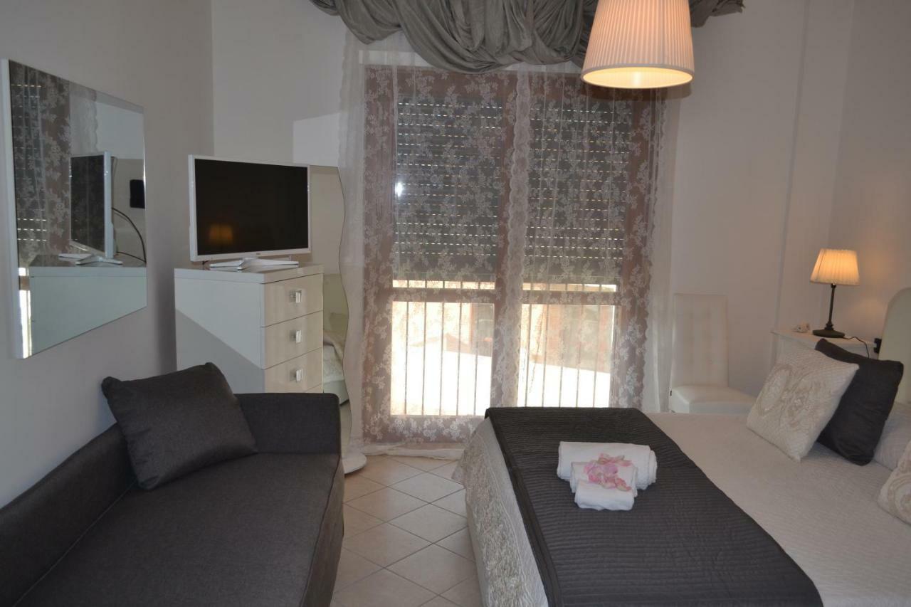Airport & Fair Suite Apartments Fiumicino Exteriör bild