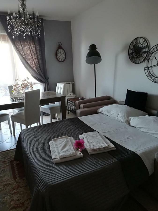 Airport & Fair Suite Apartments Fiumicino Exteriör bild